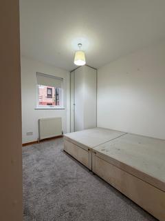 2 bedroom flat to rent, Donaldson Street, Glasgow G66