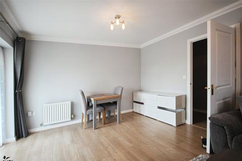 2 bedroom flat to rent, Avocet Walk, Sittingbourne ME9