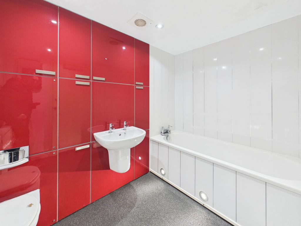 Lower Ground Floor Bathroom