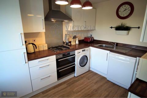 4 bedroom terraced house to rent, Skinners Croft Patchway BS34