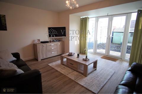 4 bedroom terraced house to rent, Skinners Croft Patchway BS34