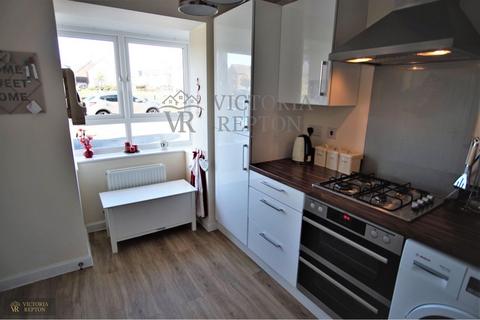 4 bedroom terraced house to rent, Skinners Croft Patchway BS34