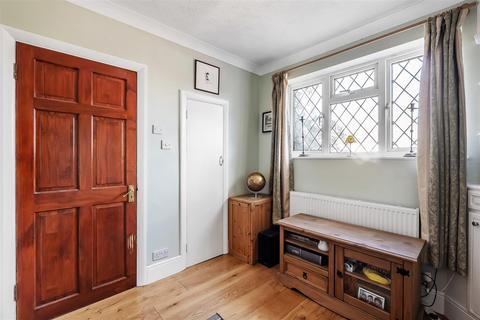 4 bedroom detached house for sale, Northey Avenue, South Cheam, SM2