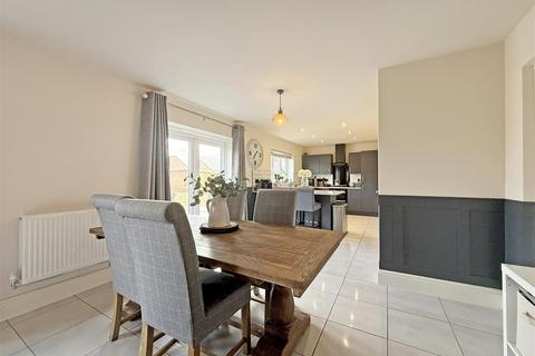 5 bedroom detached house for sale, Holland Drive, Weir Hill, Shrewsbury