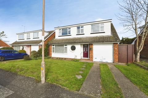 3 bedroom bungalow for sale, Pippins Road, Burnham-on-Crouch, Essex, CM0
