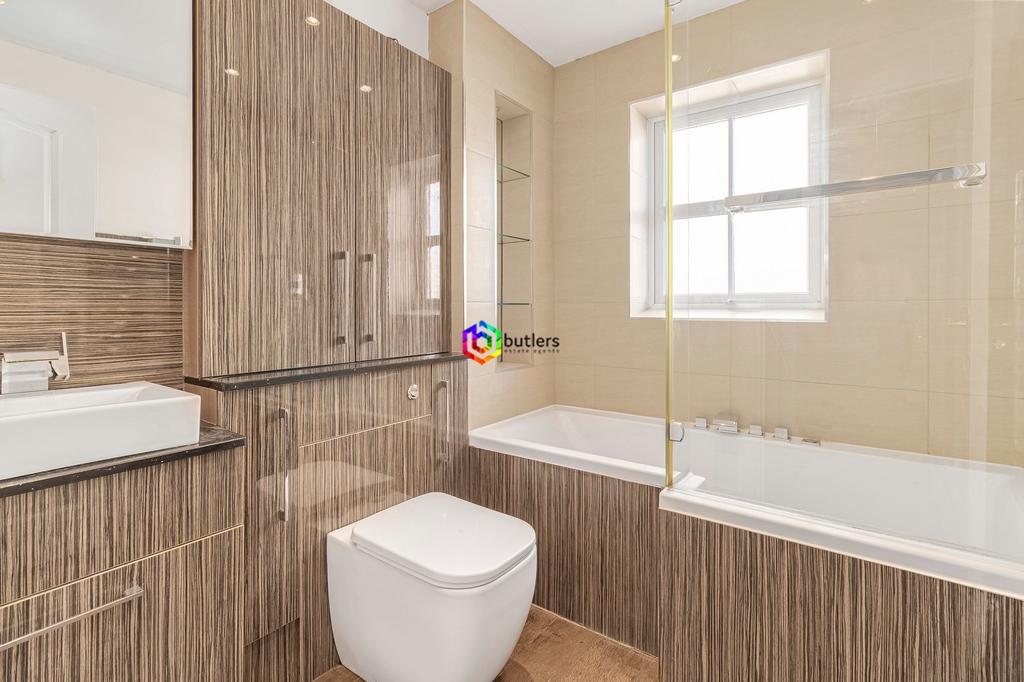 Main bathroom