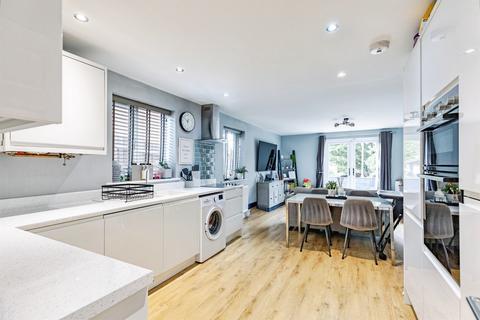 3 bedroom semi-detached house for sale, Holmes Avenue, Raunds, Wellingborough