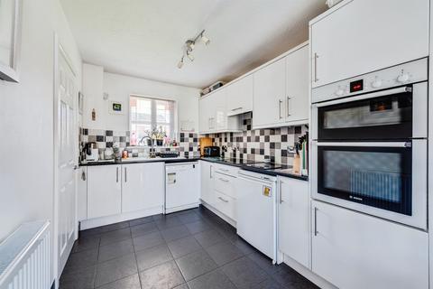 4 bedroom detached house for sale, Capesthorne Drive, Swindon