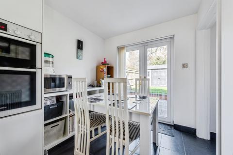 4 bedroom detached house for sale, Capesthorne Drive, Swindon