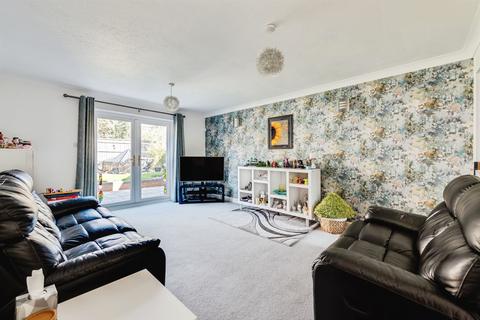 4 bedroom detached house for sale, Capesthorne Drive, Swindon