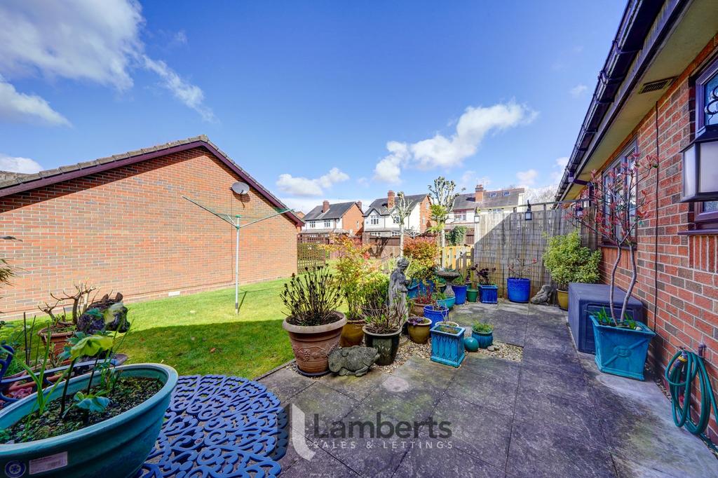 Communal Garden/Patio
