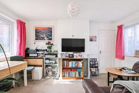 undefined, Faversham Road, Kennington