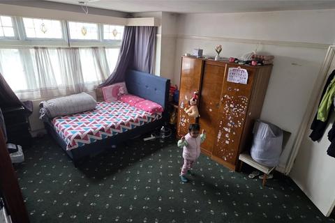 4 bedroom semi-detached house to rent, Kenton, London HA3