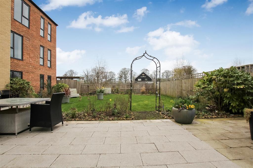 GARDEN.jpg