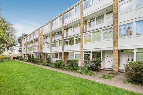 2 bedroom maisonette for sale, Tarnwood Park, Eltham, London, SE9