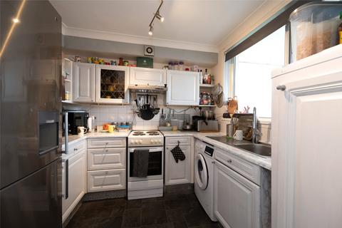 2 bedroom flat for sale, Bembridge House, Bembridge Drive, Hayling Island, Hampshire, PO11
