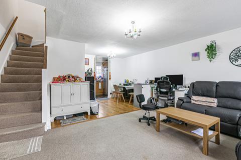 4 bedroom terraced house for sale, Kestrel Avenue, Staines-upon-Thames, Surrey, TW18