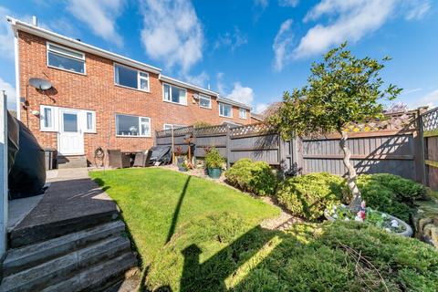 3 bedroom end of terrace house for sale, Woodmoor Drive, Crigglestone, WF4