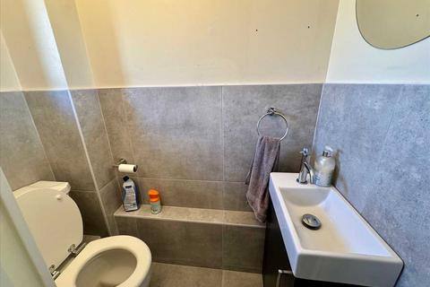 2 bedroom terraced house for sale, Briarwood Close, Feltham