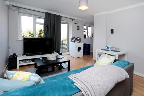 1 bedroom apartment to rent, Lovelace Gardens, Surbiton KT6