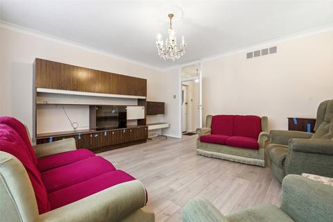 2 bedroom apartment to rent, Margaret Way, Redbridge IG4