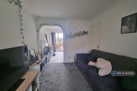 2 bedroom end of terrace house to rent, Poplars Farm Housing Estate, Bradford, BD2