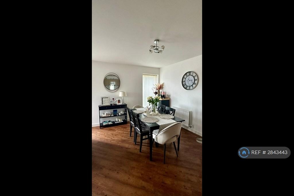 Living Room - 3