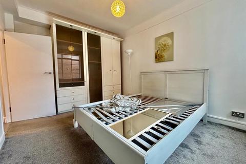 1 bedroom flat to rent, Adelaide Road, London