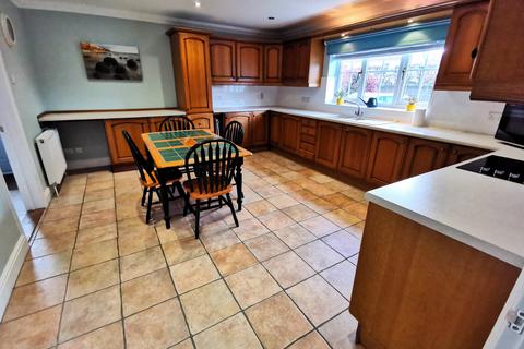 4 bedroom bungalow for sale, Farthing Chase West Mersea, CO5