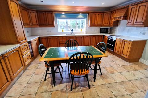 4 bedroom bungalow for sale, Farthing Chase West Mersea, CO5