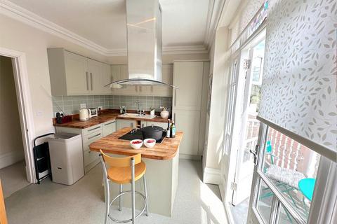 2 bedroom flat to rent, Leigh Road, Leigh-On-Sea