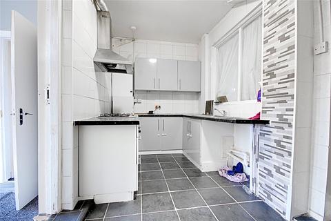 4 bedroom terraced house to rent, Nightingale Road, London, N9