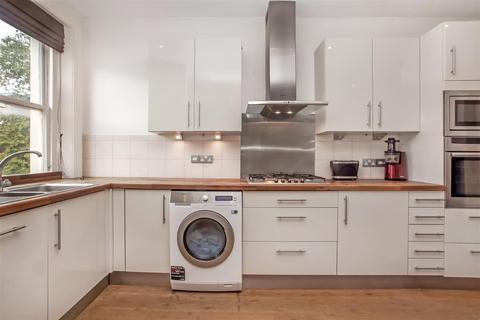 2 bedroom flat to rent, Winchester Road, London
