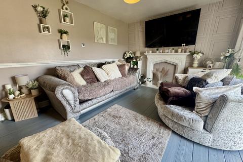 4 bedroom end of terrace house for sale, Treseifion Estate, Holyhead, Anglesey, LL65