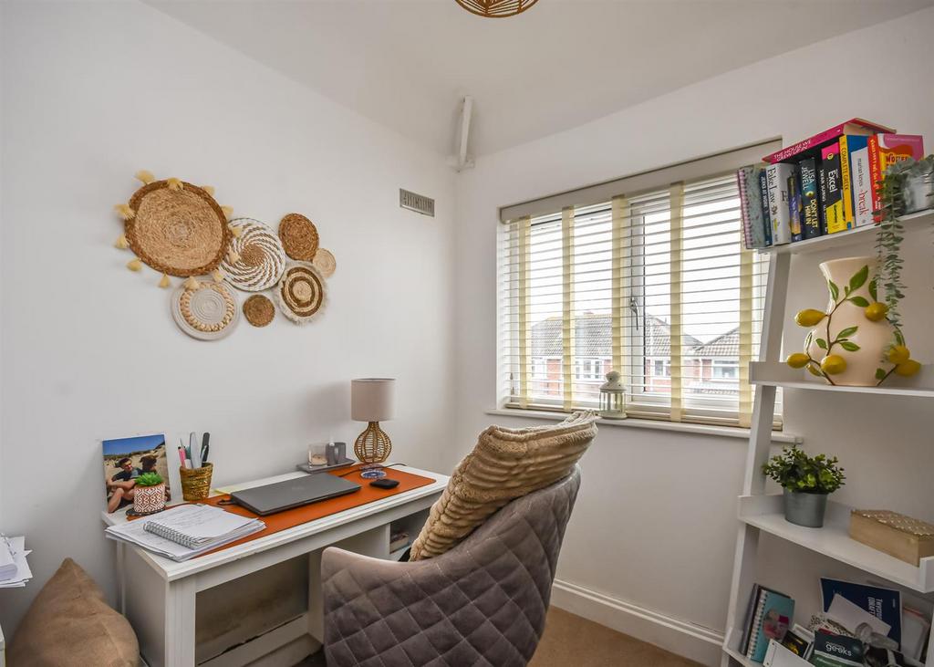 110 Wombourne Park-4.jpg