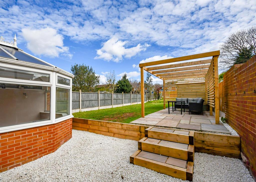 110 Wombourne Park-17.jpg