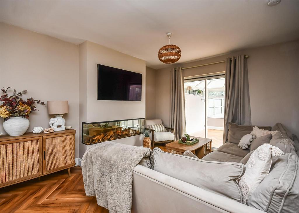 110 Wombourne Park-8.jpg