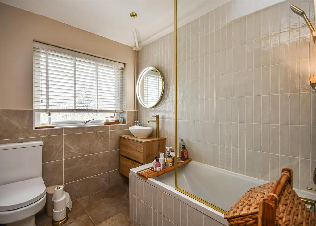 110 Wombourne Park.jpg