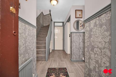 3 bedroom end of terrace house for sale, Devalls Close, Docklands E6