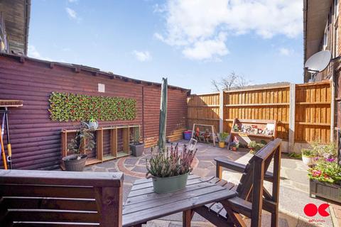 3 bedroom end of terrace house for sale, Devalls Close, Docklands E6