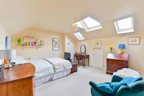 2 bedroom flat for sale, Lavender Hill, Battersea, LONDON, SW11