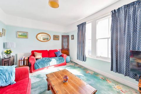 2 bedroom flat for sale, Lavender Hill, Battersea, LONDON, SW11