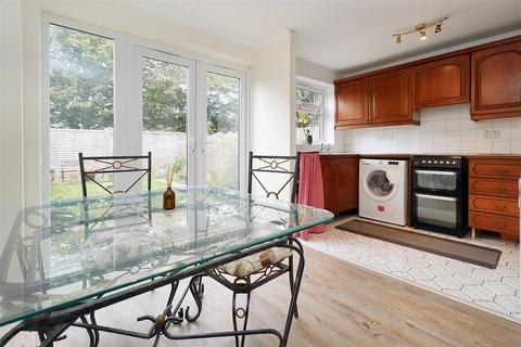 3 bedroom terraced house for sale, Cul de sac just off The Perrings in Nailsea