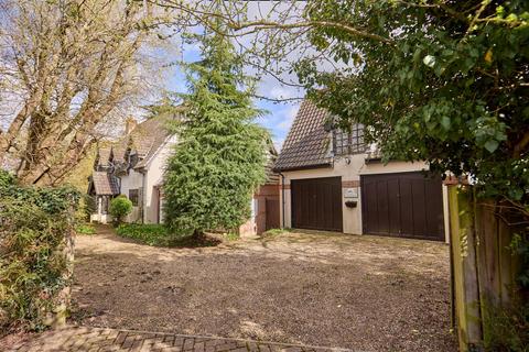 4 bedroom detached house for sale, The Street, Diss IP22