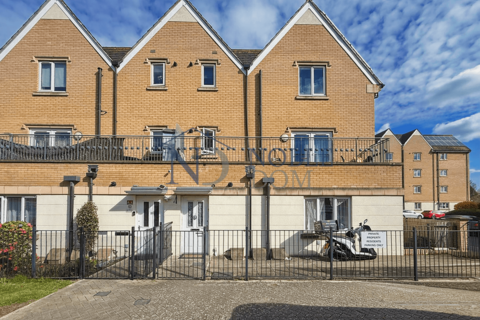 undefined, Varcoe Gardens, Hayes, UB3