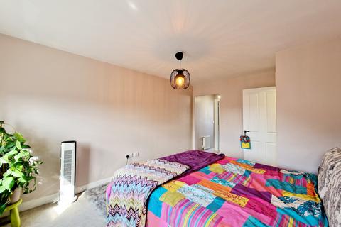 4 bedroom semi-detached house to rent, Noel Road, London W3