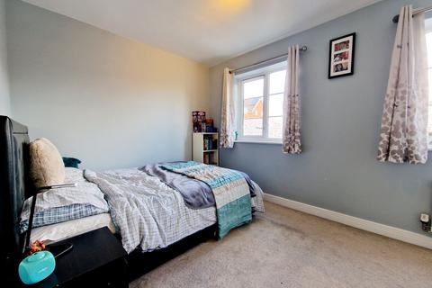 4 bedroom semi-detached house to rent, Noel Road, London W3