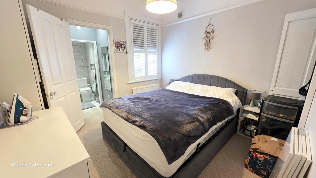 Rear bedroom