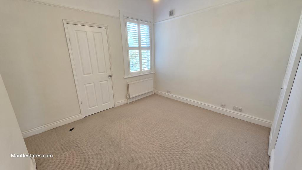 Rear bedroom