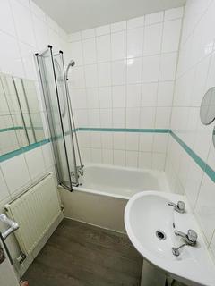 2 bedroom apartment to rent, Sketty Road, Enfield, EN1